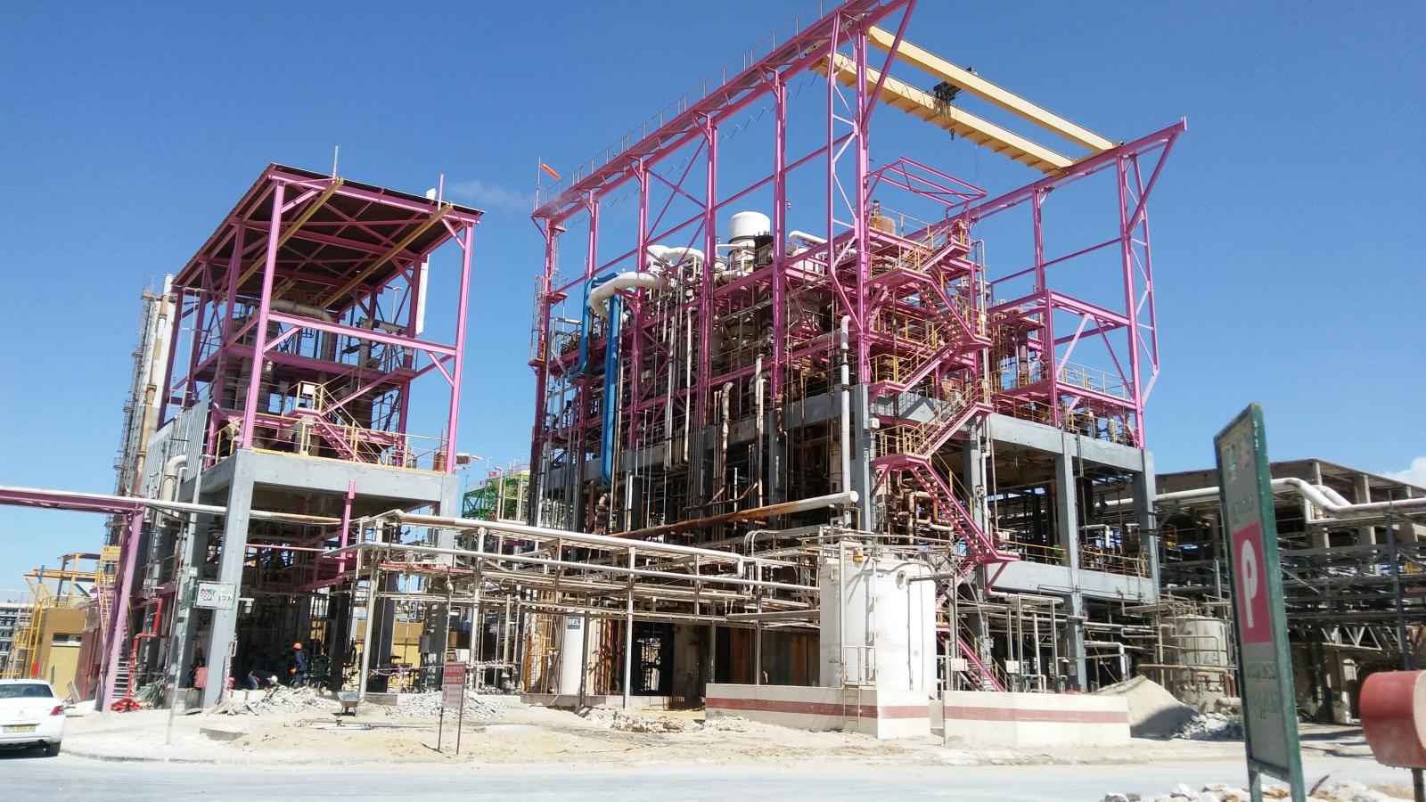 בתוך המפעל:2 אחוזים מהייצוא של ישראל מיוצרים כאן (צילום: דני בלר)